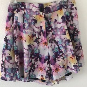 RARE BEBE FLORAL SHORTS